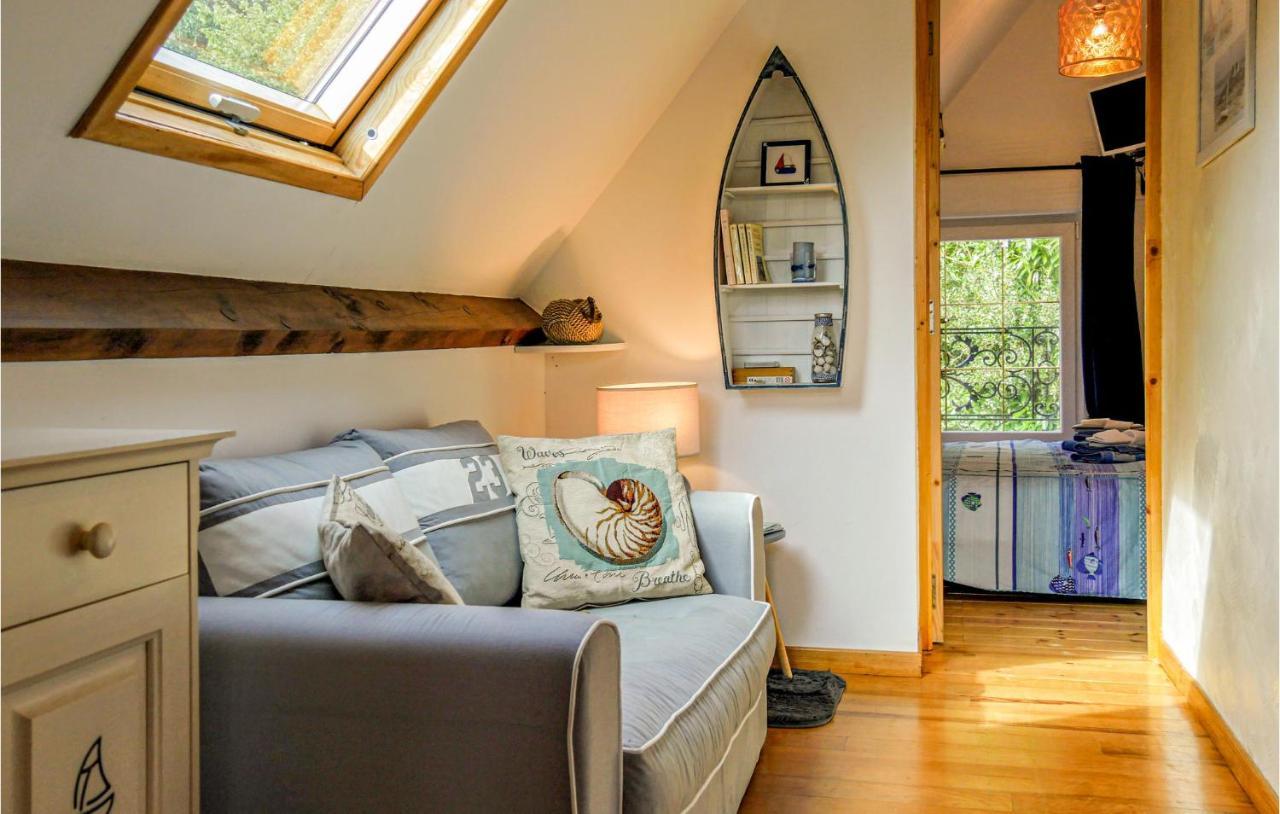Awesome Apartment In Vasteville With Kitchenette Luaran gambar
